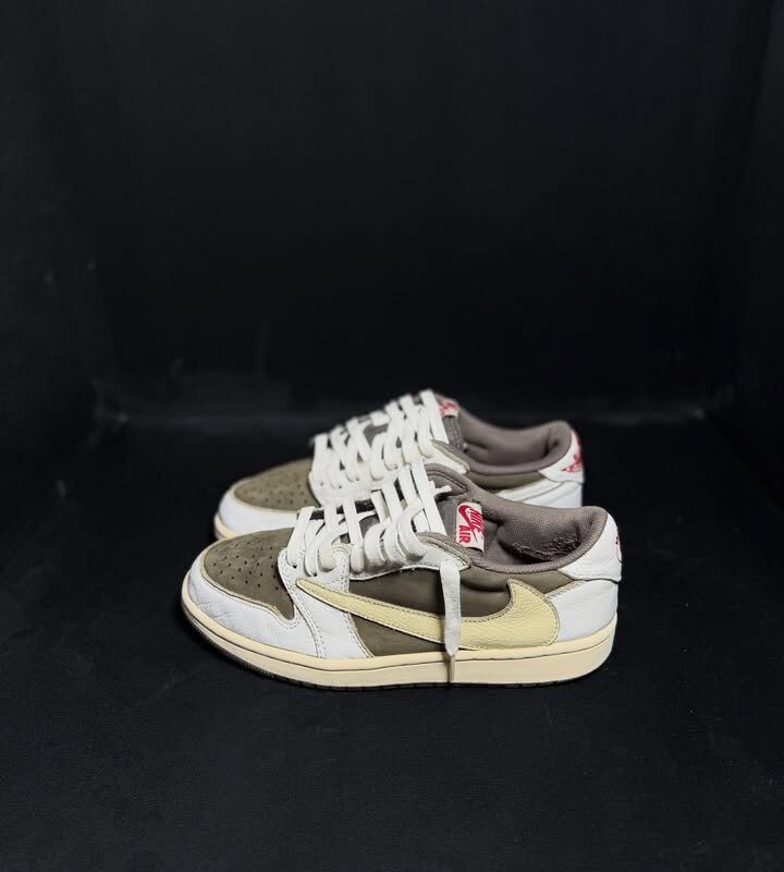 Jordan 1 Low Travis Scott X Reverse Mocha