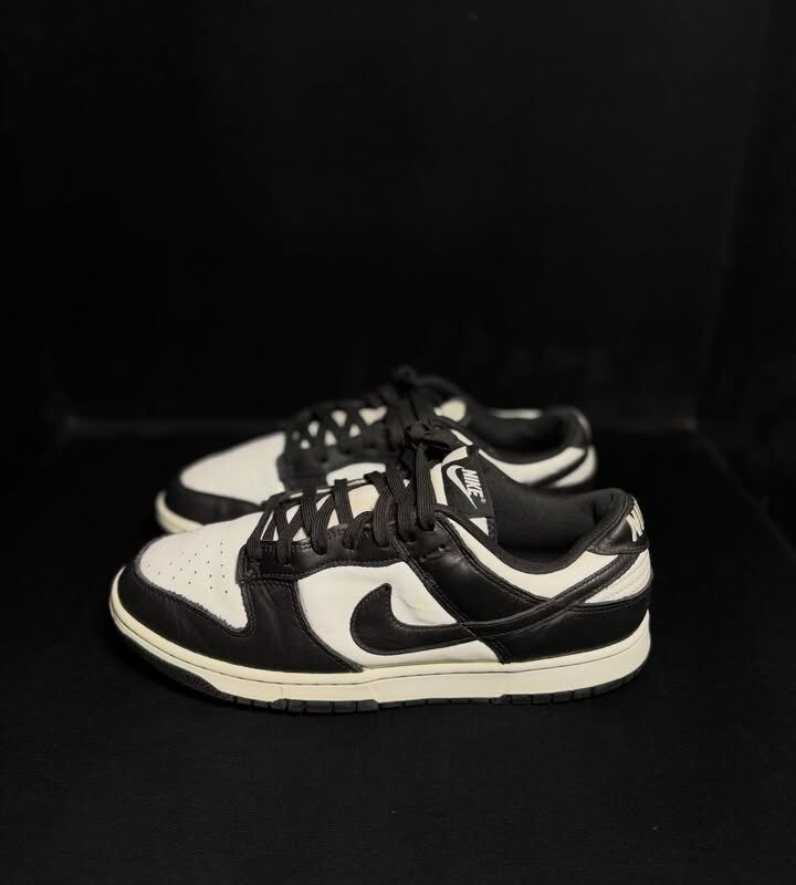 SB Dunk Low Panda