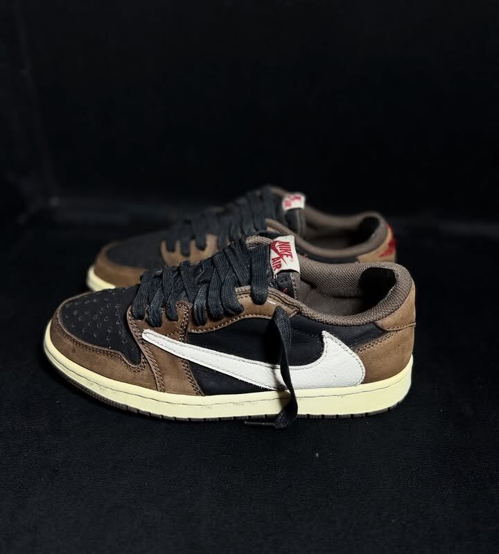 Jordan 1 Low Travis Scott Mocha