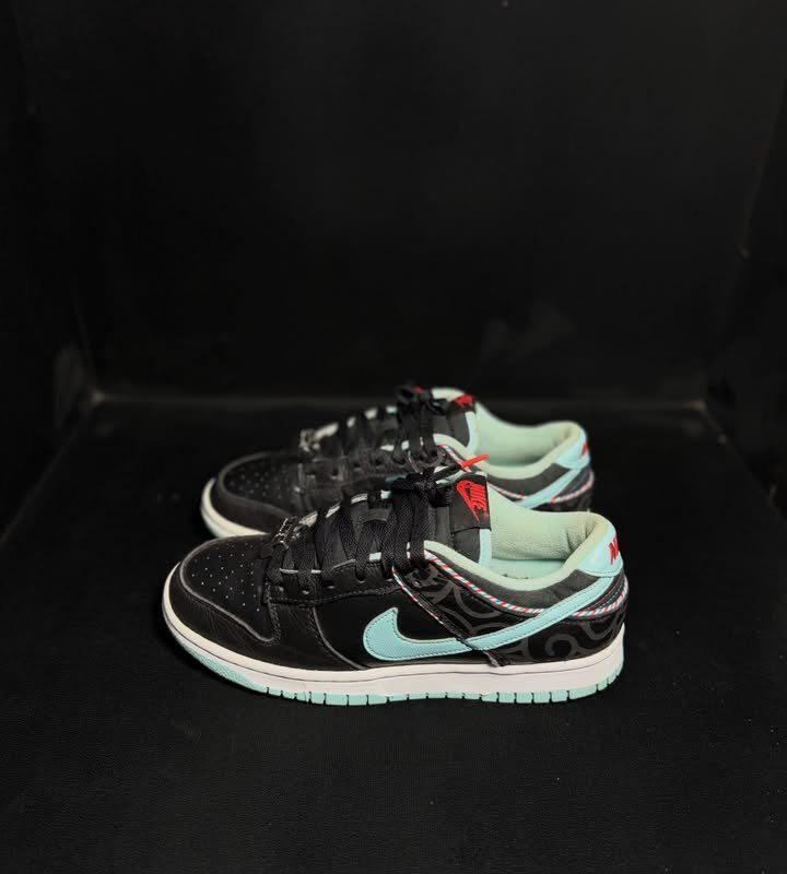SB Dunk Low Barber Shop