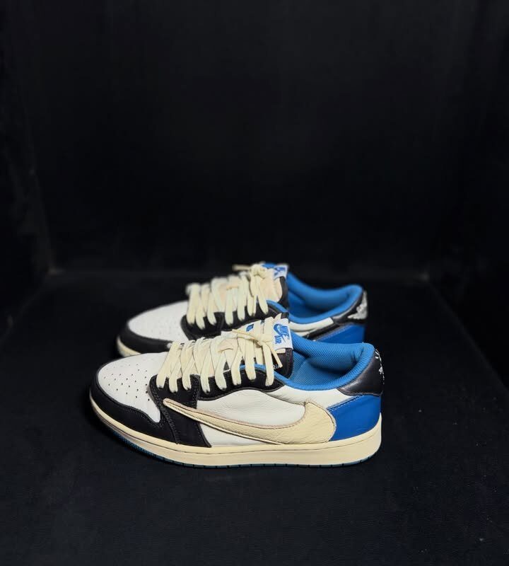 Jordan 1 Low Travis Scott X Fragments