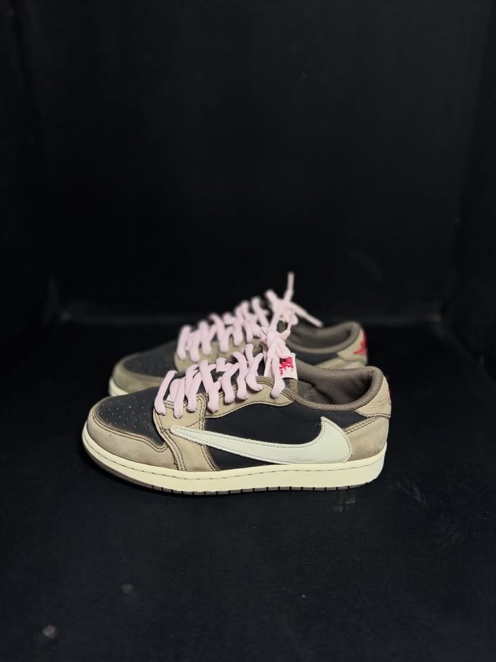 Jordan 1 Low Travis Scott Mocha