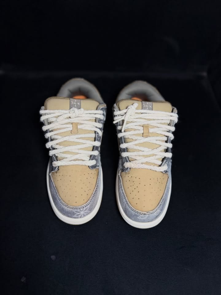 SB Dunk Low Travis Scott - Image 3