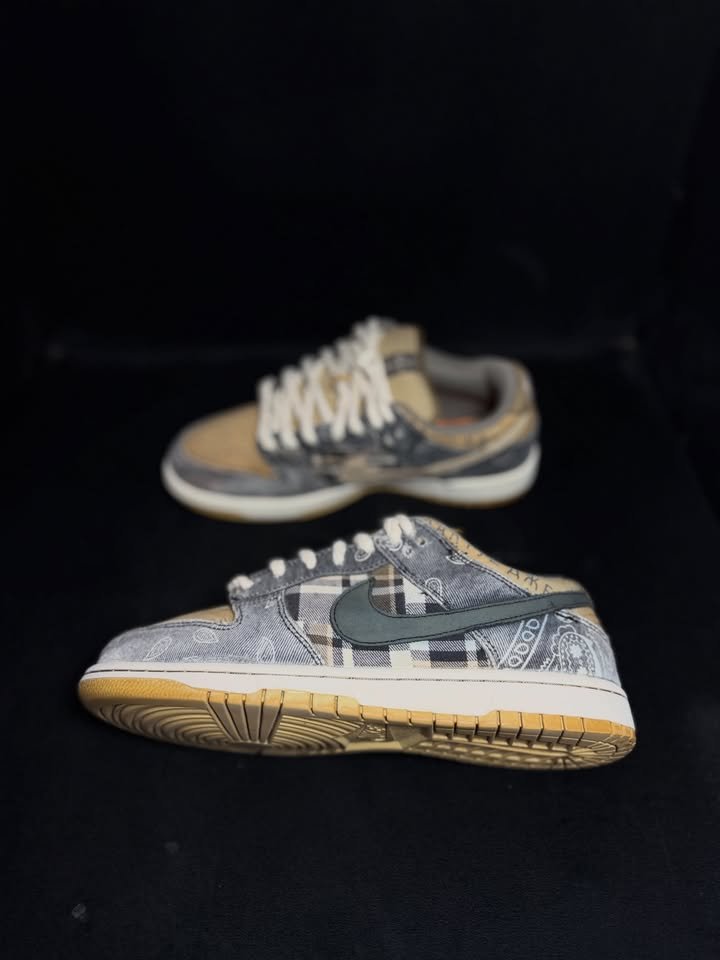 SB Dunk Low Travis Scott - Image 5