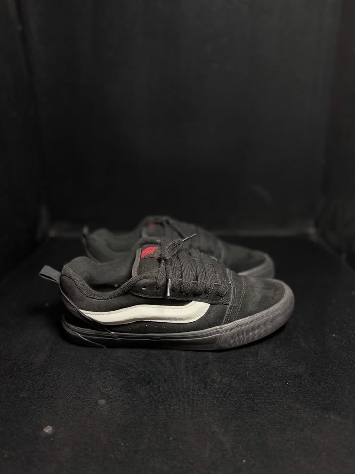 VANS Old Skool Low Top Suede Black Sneaker - Image 2