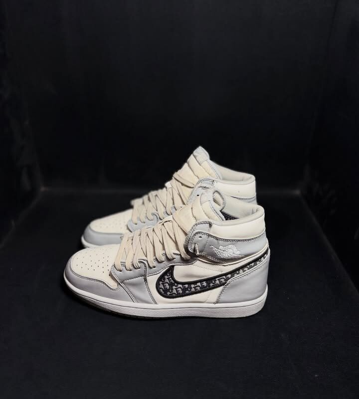 Jordan 1 High OG DIOR