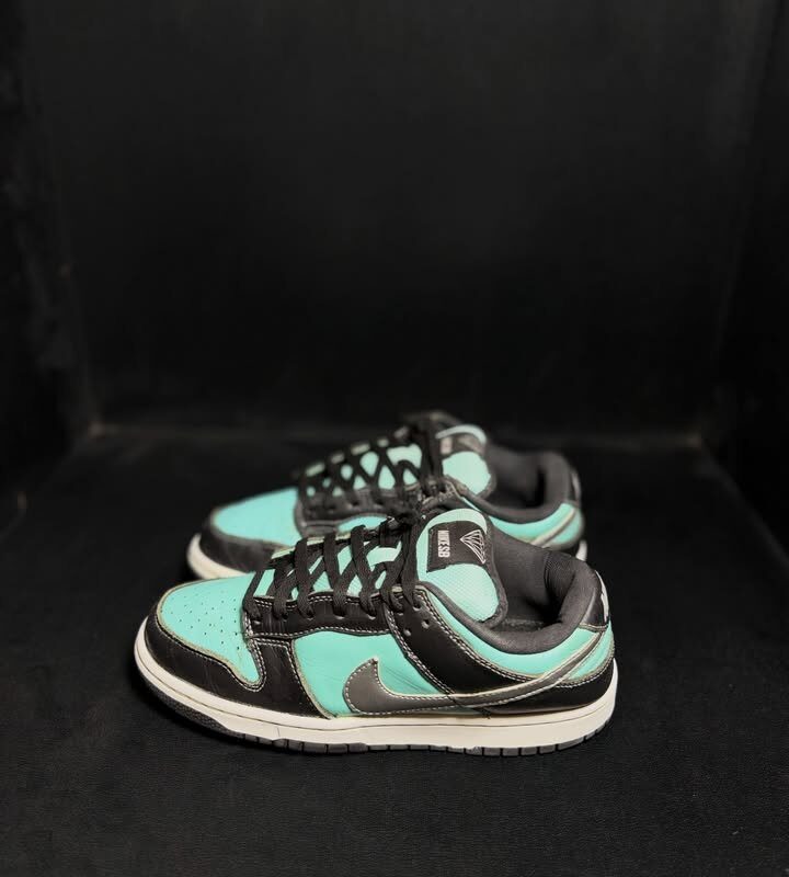 SB Dunk Low Tiffany X Supply Diamond