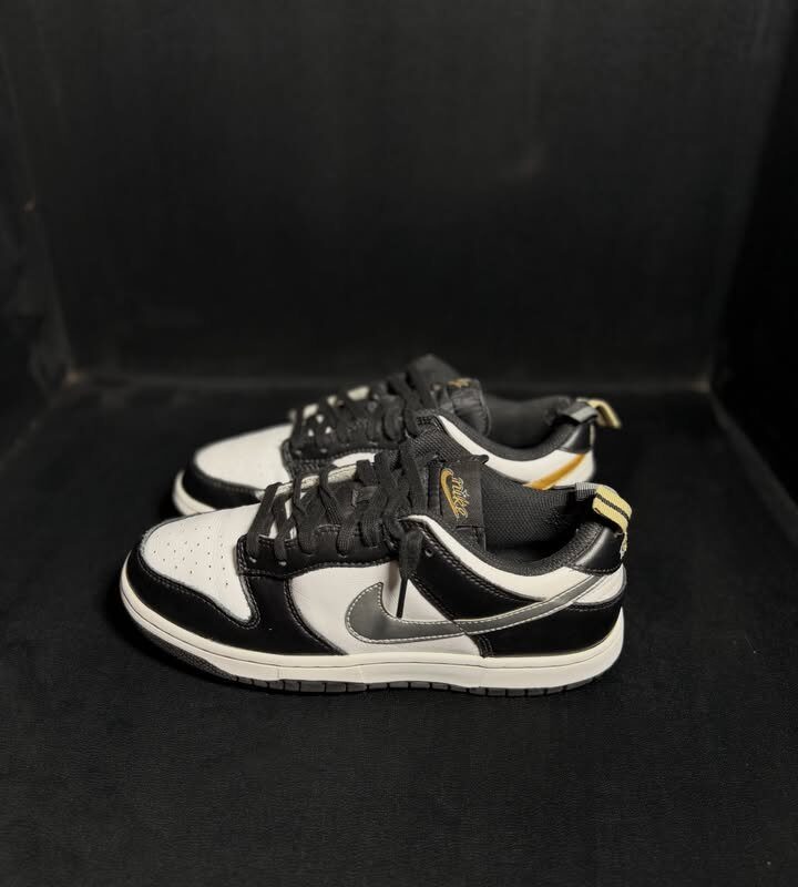 Nike SB Dunk Low Black White Metallic