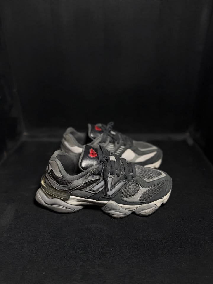 New Balance Low Top Sneaker Black Grey 9060 - Image 2
