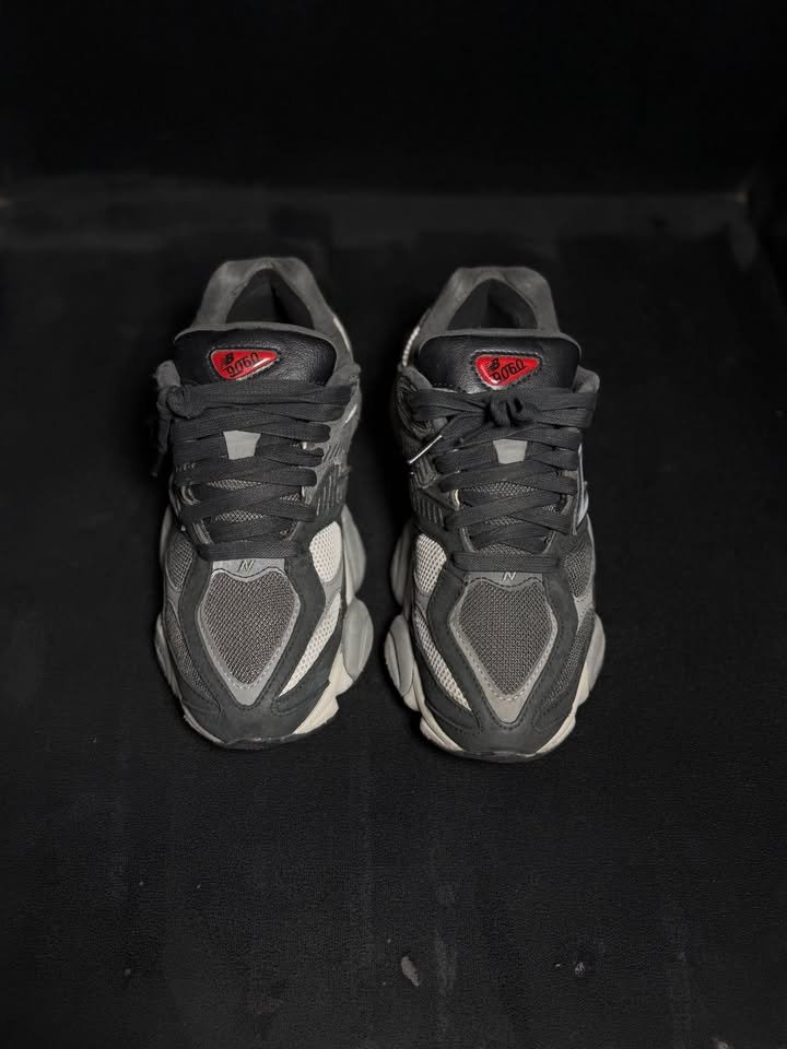 New Balance Low Top Sneaker Black Grey 9060 - Image 3