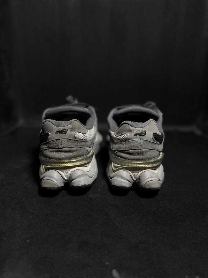 New Balance Low Top Sneaker Black Grey 9060 - Image 4