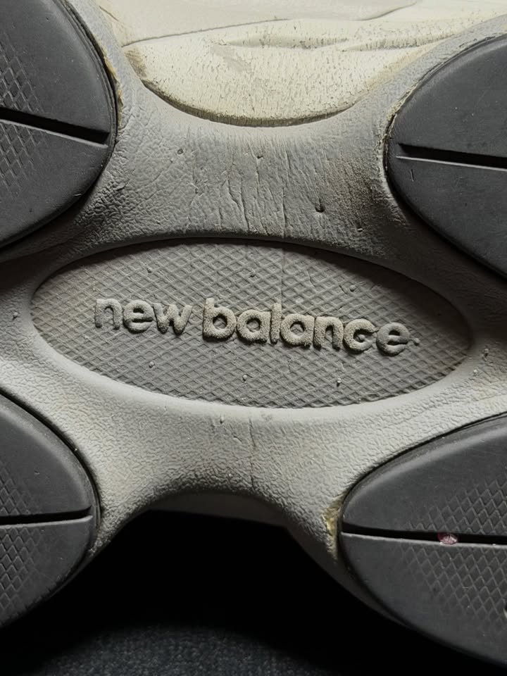 New Balance Low Top Sneaker Black Grey 9060 - Image 6