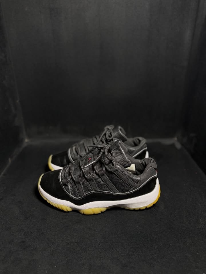 Jordan 11 Retro Low Black