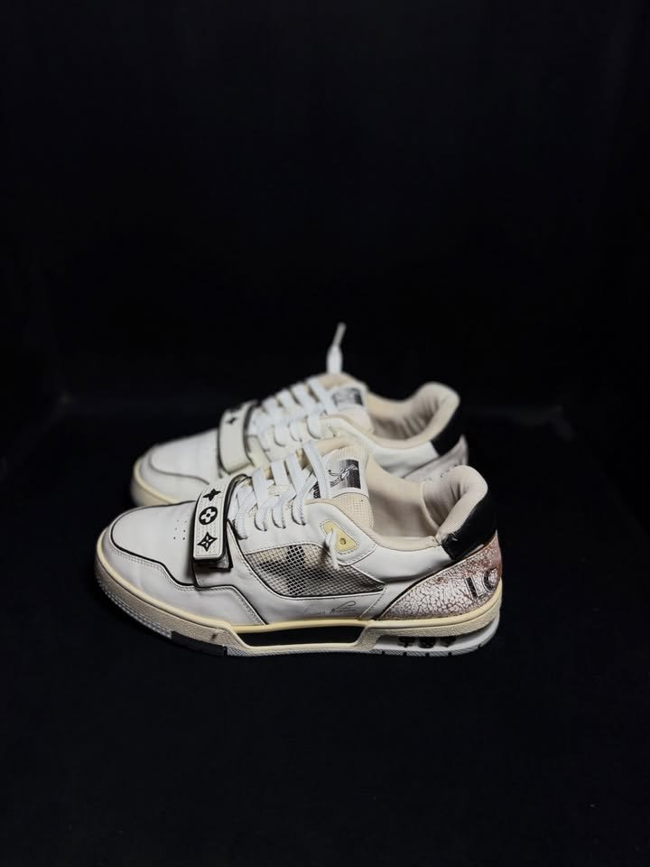 Louis Vuitton Trainer White Black