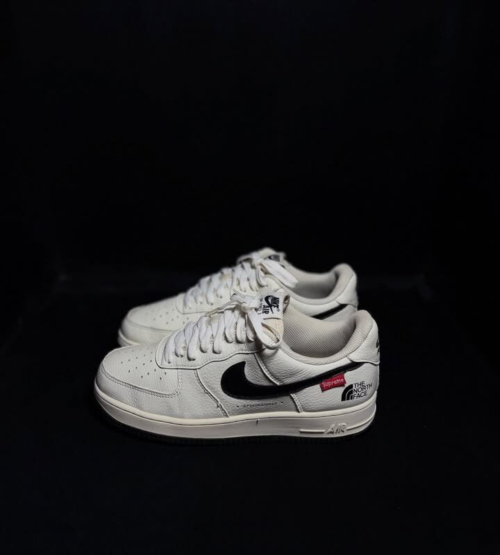 Nike Air Force 1 Low North Face X Supreme