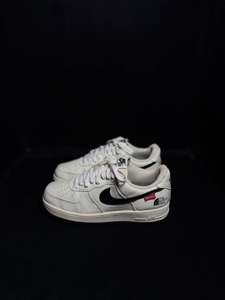 Nike Air Force 1 Low North Face X Supreme