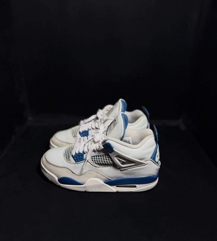 Jordan Retro 4 Military Blue