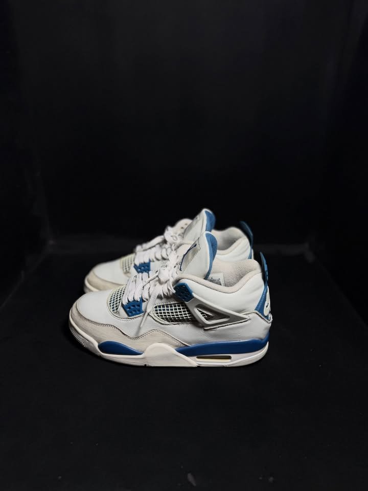 Jordan Retro 4 Military Blue